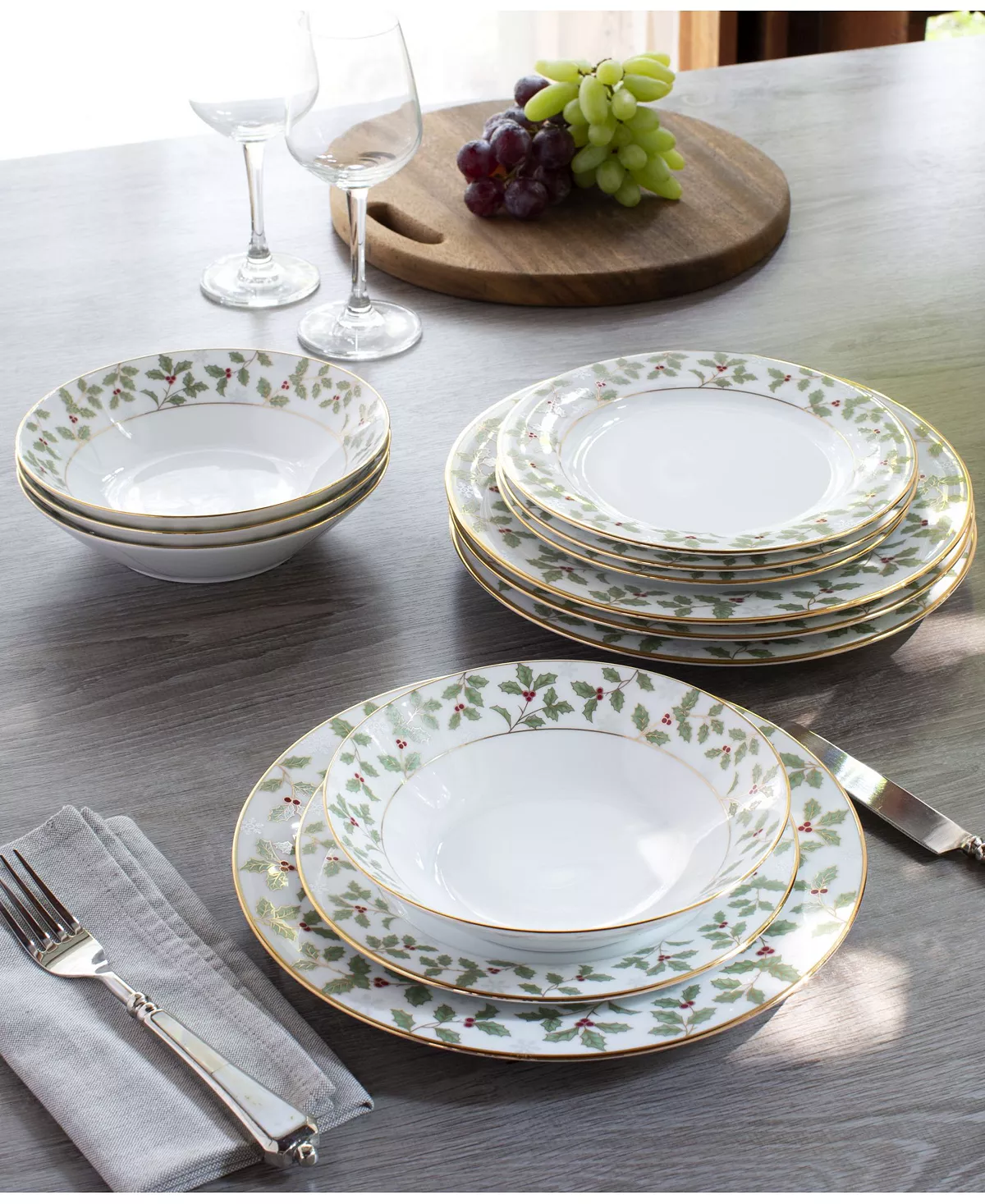 Noritake Holly Berry 12 Piece Set 6 Noritake Holly Berry 12 Piece Set - Image 4